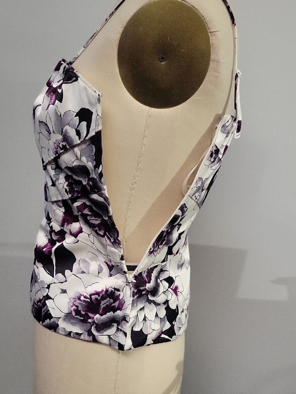 White House Black Maeket Floral Removable Strap Top in White and Purple - Picture 2 of 6